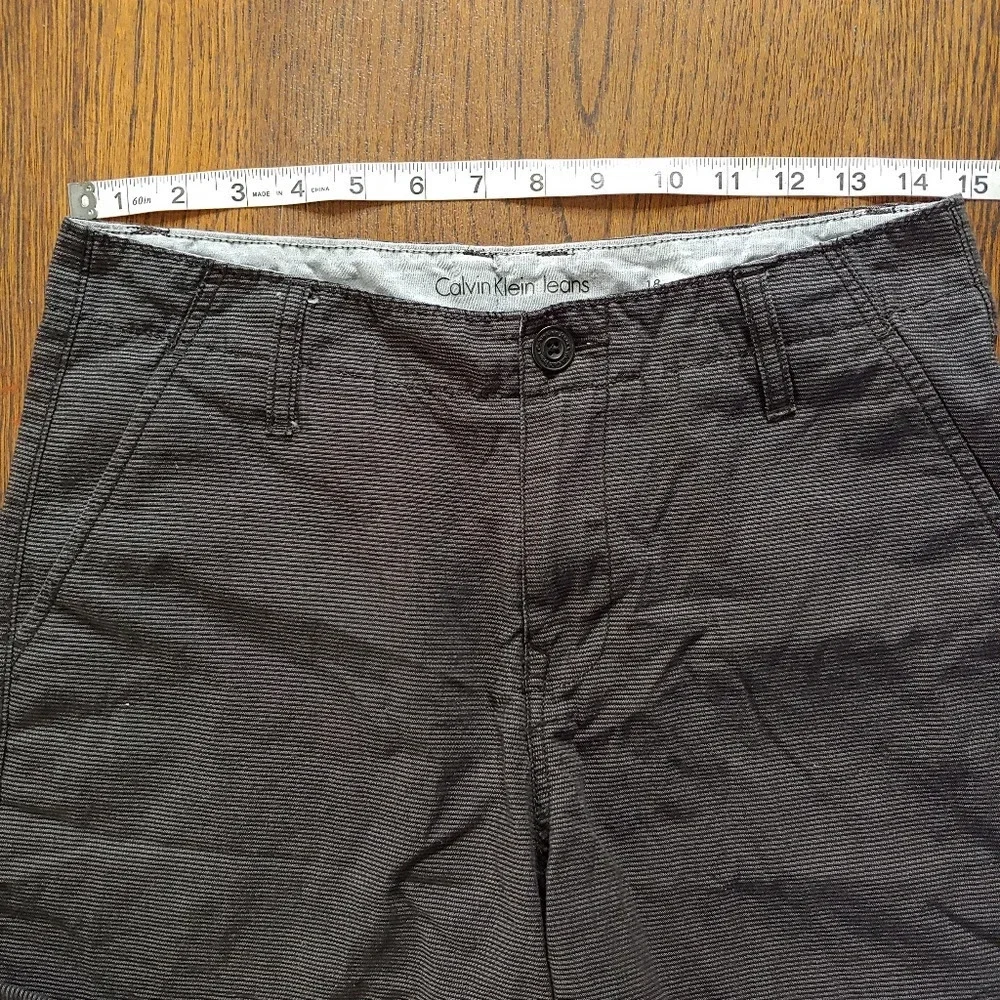 Calvin Klein Black and Gray Stripe Flat Front Shorts Size Boy's 18